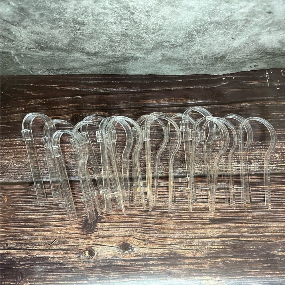 Set of 17 Pew Clips